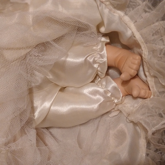 Broadway Collection Porcelain Doll - Picture 4 of 4